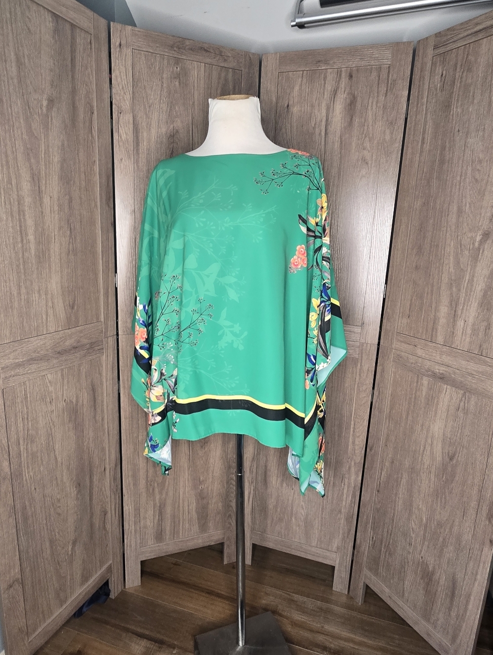 Chico’s Size 2 (L) Floral Kimono Wrap New No Tag